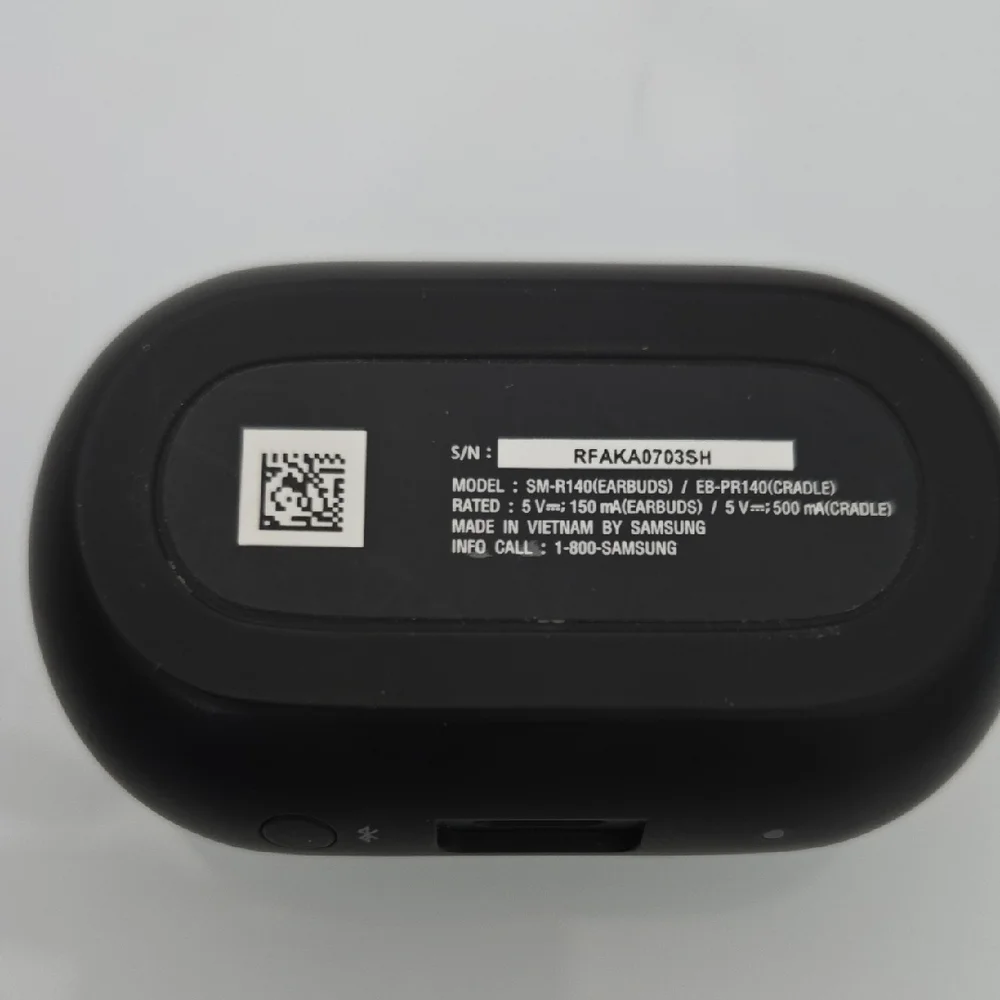 Samsung Wireless Black Earbuds